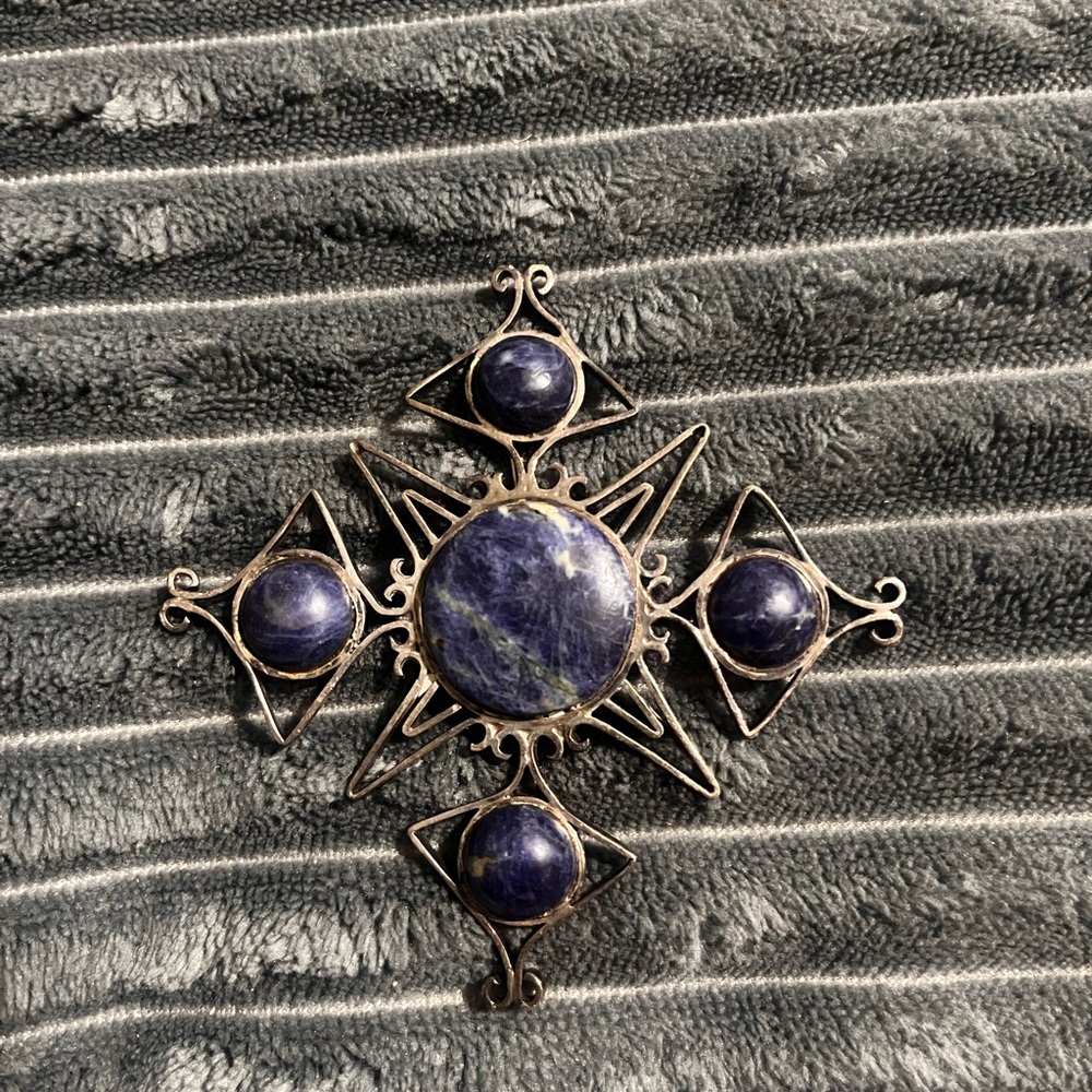 Name: “Midnight Compass Rose” Lapis and sterling vintage brooch